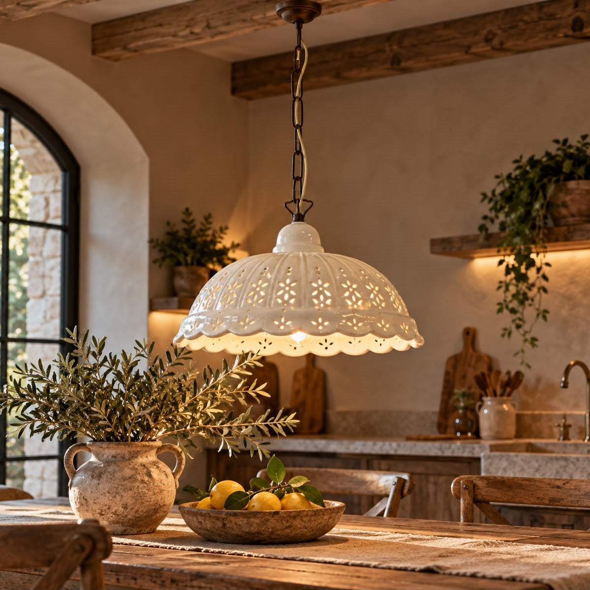 Lampadario a Sospensione a Cupola Smerlata in Ceramica D.32 cm