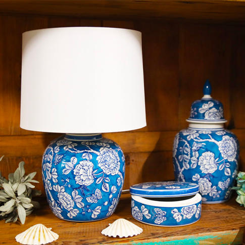 Candeeiro com Flores e Borboletas em Porcelana Azul Alt.45 cm - KeyHome Store
