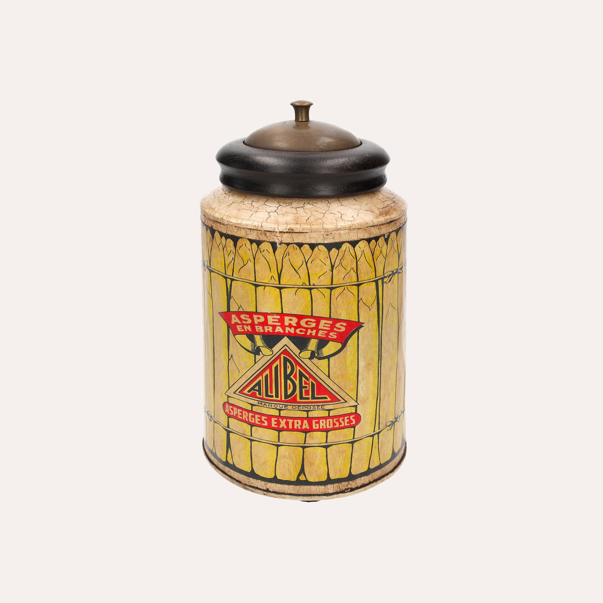 Pot en métal avec couvercle