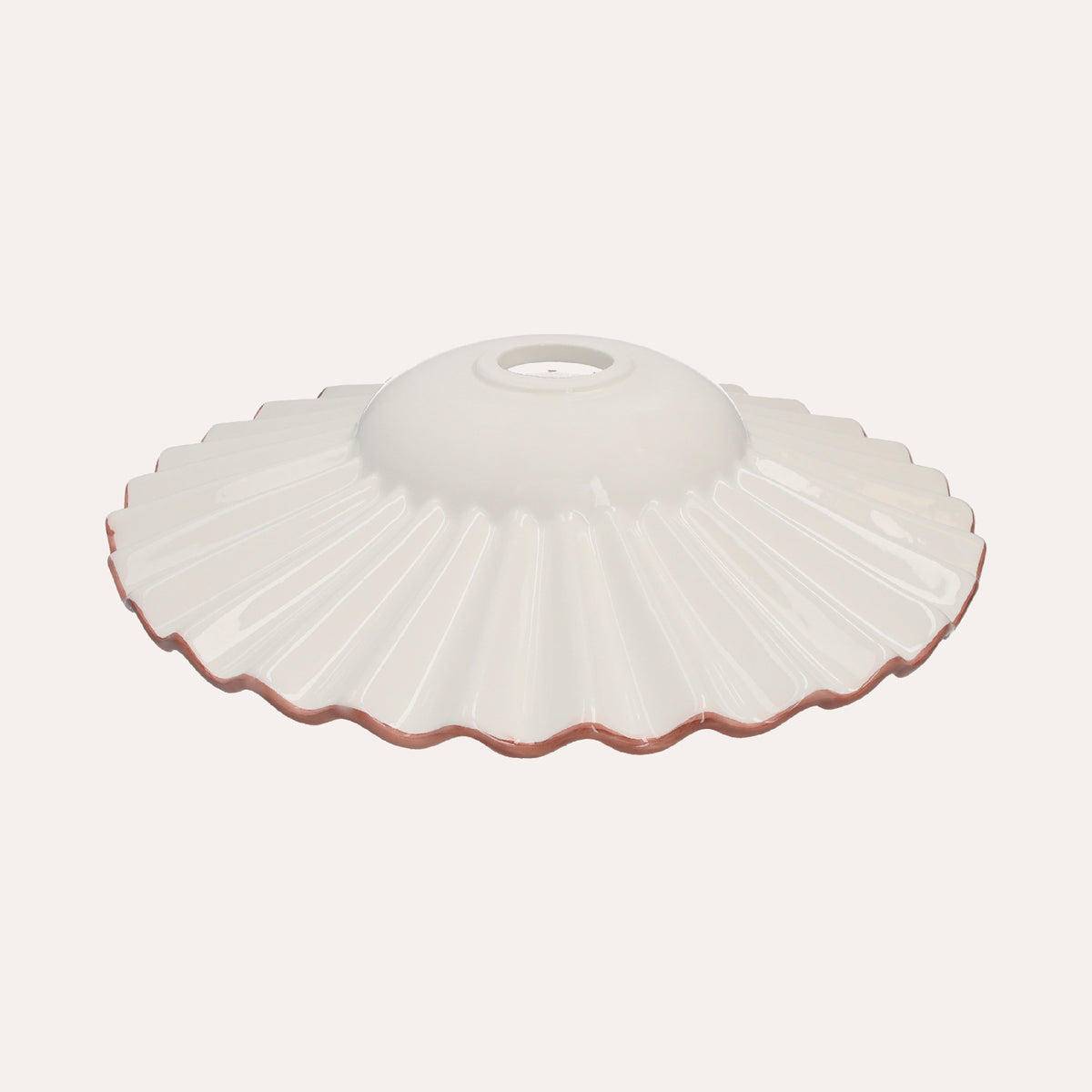 Weißer gewellter Keramiklampenschirm mit rosa Rand Ø 39 cm