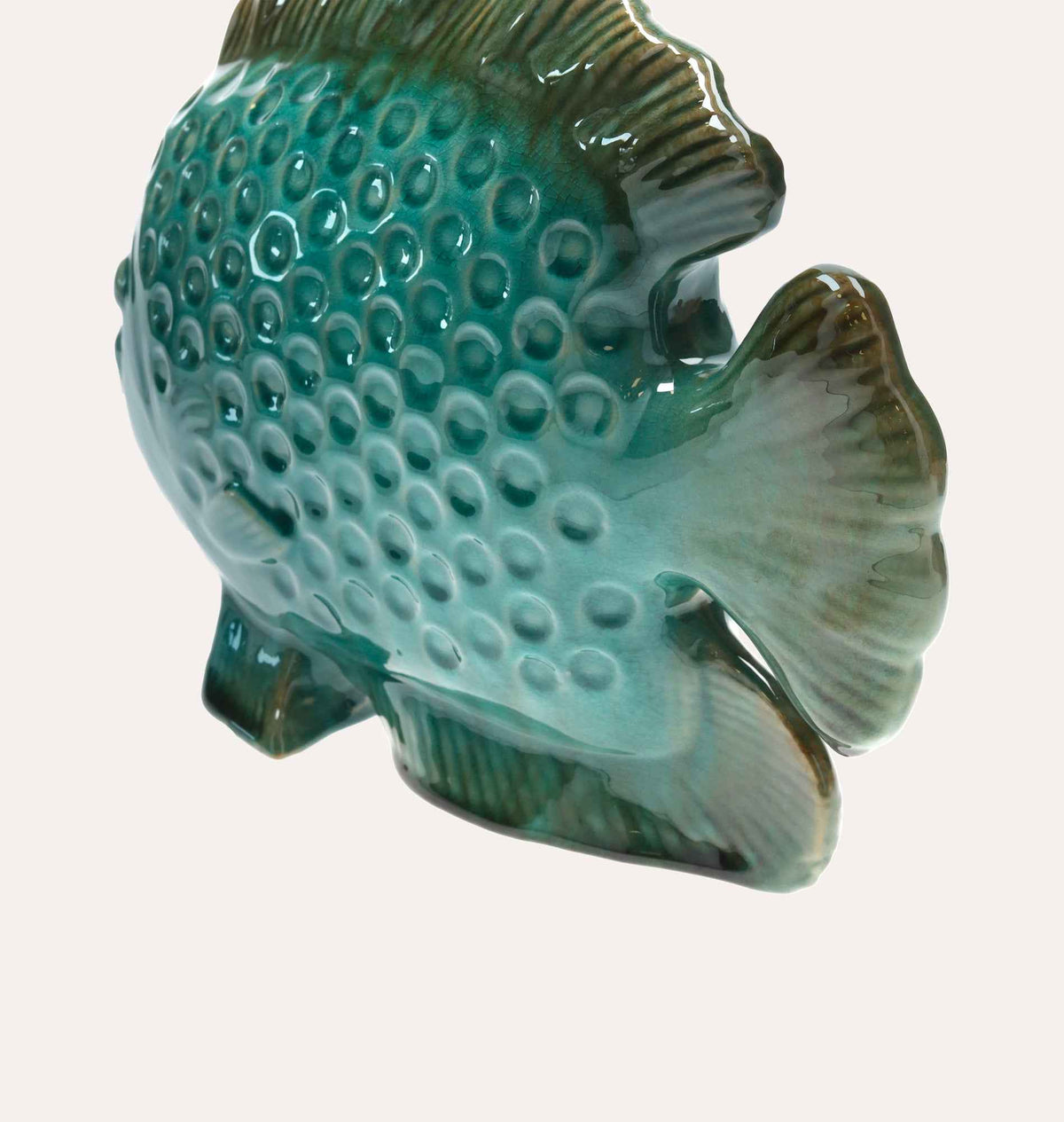 Pez decorativo de cerámica verde aguamarina