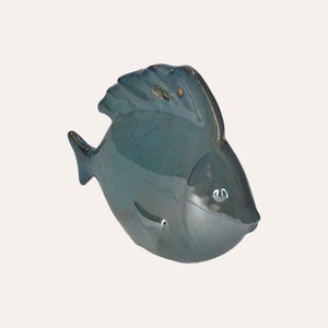 Pez decorativo azul cobalto de cerámica