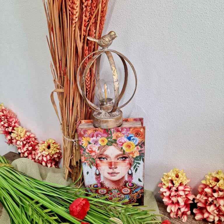 Lampada da Tavolo in Metallo Oro con Decorazione Uccellino in Ottone – Design Elegante