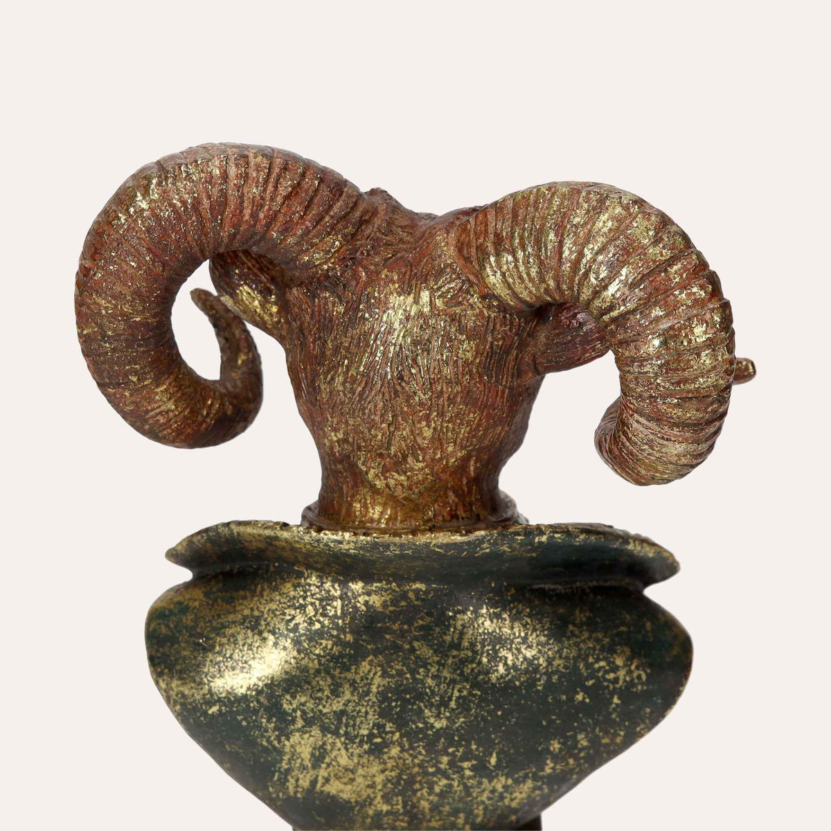 Busto de Aries en resina – Escultura decorativa realista para decoración del hogar